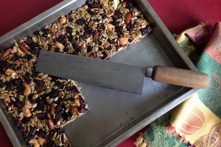 Recipe.nut.bars.in.pan